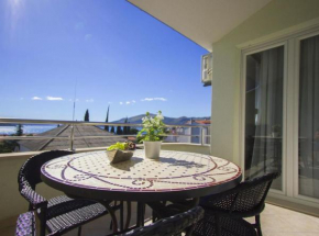  Apartment Okrug Gornji 5959a  Трогир